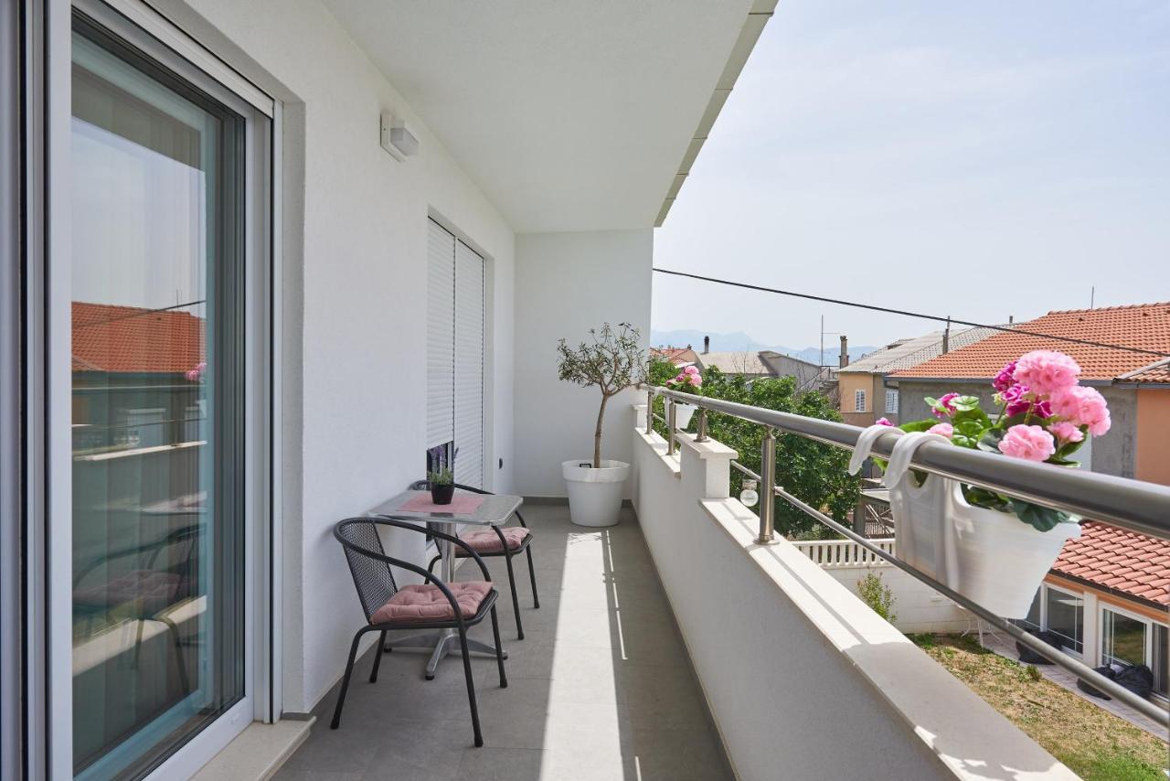 Apartments Infinity Kastela Exterior photo